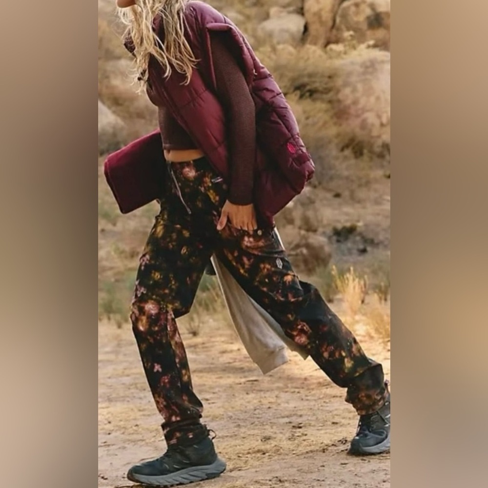 NWT Free People Movement S Mesmerize Me Printed Pants in Dream State Floral New - Picture 5 of 8